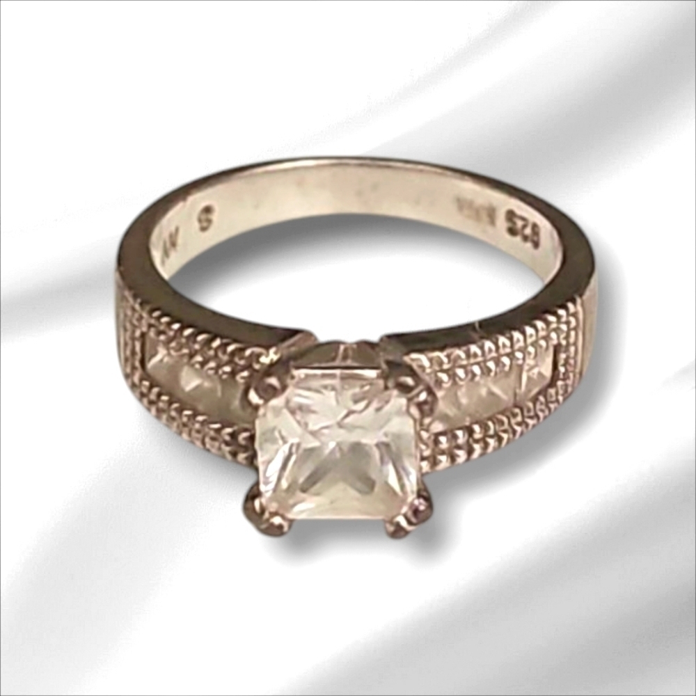 Ring Silver Square Solitaire & accent Stones Cubic Zirconia Sterling 925 Size 8